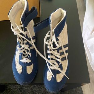 Wrestling shoes